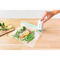 Kit Pompe Et Sacs Sous Vide STOR’EAT F93867 11 Kit Pompe Et Sacs Sous Vide STOR’EAT F93867 -Smeg Shop 606062 4 3 Kit pompe et sacs sous vide STOR EAT F93867 Mastrad