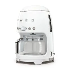 Smeg Machine à Café Filtre Blanc 1050 W DCF02WHEU -Smeg Shop 700033 1 1 Machine a cafe Filtre blanc 1050 W DCF02WHEU Smeg