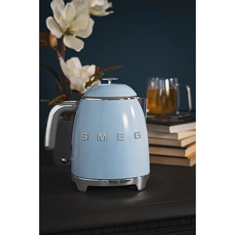 Smeg Mini Bouilloire 0,8 L 1400 W KLF05PBEU Bleu Azur 6 Smeg Mini Bouilloire 0,8 L 1400 W KLF05PBEU Bleu Azur – Image 4