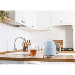 Smeg Mini Bouilloire 0,8 L 1400 W KLF05PBEU Bleu Azur 11 Smeg Mini Bouilloire 0,8 L 1400 W KLF05PBEU Bleu Azur -Smeg Shop 702031 4 4 Mini bouilloire 0 8 L 1400 W KLF05PBEU bleu azur Smeg