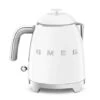 Smeg Mini Bouilloire 0,8 L 1400 W KLF05PBEU Blanc -Smeg Shop 702033 0 1 Mini bouilloire 0 8 L 1400 W KLF05PBEU blanc Smeg