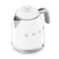 Smeg Mini Bouilloire 0,8 L 1400 W KLF05PBEU Blanc 8 Smeg Mini Bouilloire 0,8 L 1400 W KLF05PBEU Blanc -Smeg Shop 702033 2 1 Mini bouilloire 0 8 L 1400 W KLF05PBEU blanc Smeg