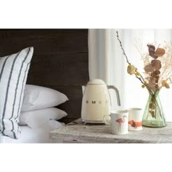 Smeg Bouilloire Crème 1,7 L 2400 W KLF03CREU -Smeg Shop 702065 3 1 Bouilloire creme 1 7 L 2400 W KLF03CREU Smeg