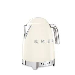 Smeg Bouilloire Crème 1,7 L 2400 W KLF04CREU -Smeg Shop 720013 1 8 Bouilloire creme 1 7 L 2400 W KLF04CREU Smeg