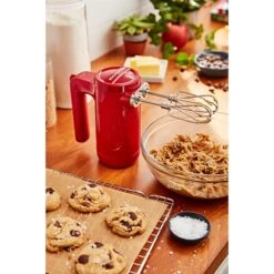 KitchenAid Batteur à Main électrique Sans Fil 7 Vitesses Rouge Empire 5KHMB732EER -Smeg Shop 760356 3 2 Batteur a main electrique sans fil 7 vitesses rouge empire 5KHMB732EER Kitchenaid