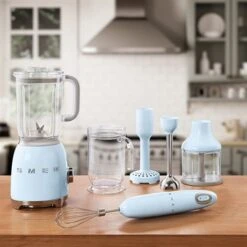 Smeg Blender 1,5 L 800 W BLF01PBEU Bleu Azur 8 Smeg Blender 1,5 L 800 W BLF01PBEU Bleu Azur -Smeg Shop 761061 2 1 Blender 1 5 L 800 W BLF01PBEU bleu azur Smeg