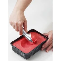 Set Gaufrier à Cornet 700 W Sweet Dreams Et Cuillère à Glace Eutectique 9 Set Gaufrier à Cornet 700 W Sweet Dreams Et Cuillère à Glace Eutectique -Smeg Shop 789019 3 1 Set gaufrier a cornet 700 W Sweet Dreams et cuillere a glace eutectique